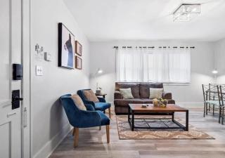 Modern 2BR Retreat in the Heart of Lakewood - Lakewood - 0