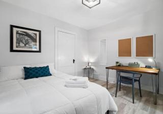 Modern 2BR Retreat in the Heart of Lakewood - Lakewood - 1