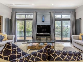 The Powys Lodge - New Quay - 8