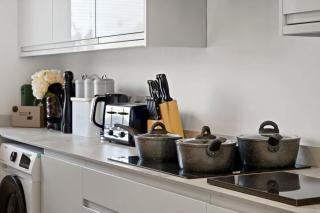 OFFERS 3 Bed House with Free Parking Ideal for Contractors or Relocation Stays Sittingbourne - Murston - 5