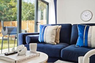 OFFERS 3 Bed House with Free Parking Ideal for Contractors or Relocation Stays Sittingbourne - Murston - 7