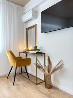 Blue Central Apartment - Neversea Beach - Old Town - Constança - 0