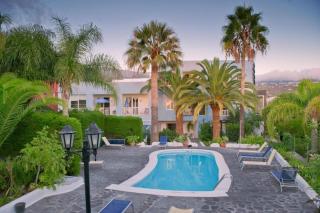 Acogedor Apartamento con Piscina y Jardin - 0