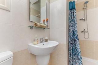Coral Bay Villa - Sleeps 6 - Pool - Parking - Peyia - 6
