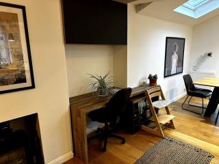 Oxford's cosiest 3 bedroom home with off street car parking - Oxford - 4