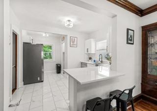 Spacious Lakewood Home Minutes from Downtown CLE - Lakewood - 2
