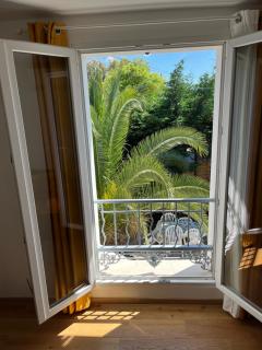 Villa la Désirée ,haut de la villa, entièrement rénovée, 4 étoiles, climatisé, parking privé et 120m2 de jardin - Antibes - 6