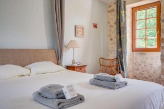 Charming home with a pool - Blasimon - 7