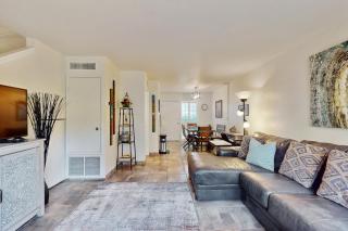 2 Bed 2 Bath Vacation home in Scottsdale - Scottsdale - 1