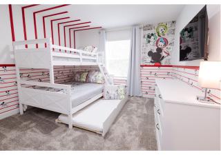 2489 RT Ultimate Villa Oasis with Pool & Spa Sleeps 13 - 8