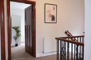 Bright and Spacious 4 Bedroom Home in Bedford - Clapham - 1