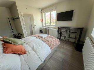 George Apartments - Broadway - 3