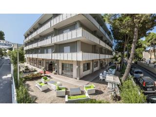 New Hotel Chiari - Cervia - 0