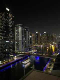 Livbnb - 1 BR Deluxe Corner Suite with Marina view in Stella Maris, Dubai - Dubái - 8
