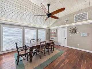 Beachy Vibes by Bolivar Escapes - Gilchrist - 1
