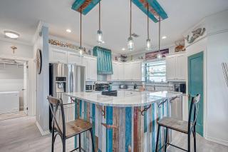 Generals Quarters by Bolivar Escapes - Crystal Beach - 9