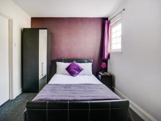 OYO Gin House Hotel - 5