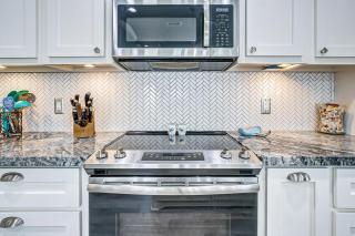 Hannah Cabana by Bolivar Escapes - Crystal Beach - 2