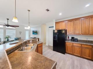 Mermaid Mansion by Bolivar Escapes - Crystal Beach - 3