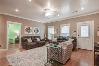 The Bungaleaux - Crystal Beach - 8