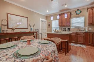 The Bungaleaux - Crystal Beach - 6