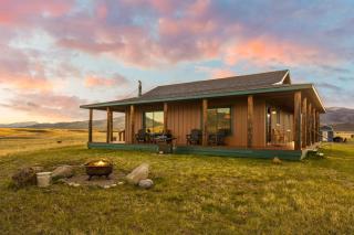 Cabin on 20 Acres, Wildlife, Big Views, Firepit, Close to Yellowstone - 9