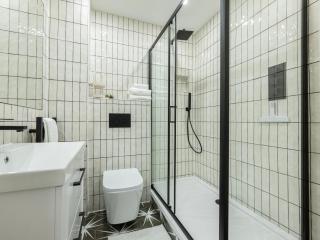 Stylish 5BR Home in the Heart of Spitalfields Walk to Brick Lane & Shoreditch - London - 1