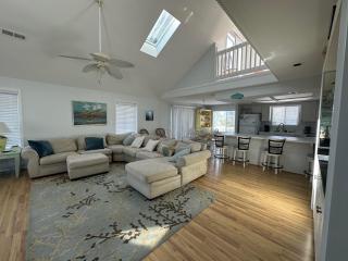 The Grove Getaway is a 4 Bedroom Channel Home with a loft - Myrtle Beach - 9