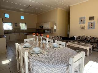 The Nautilus - Coastal Retreat - Struisbaai - 4