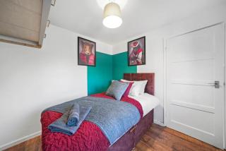 Stunning 3 Bedroom Home with Parking in Rugby - 3