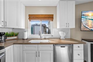 Oceanview, Steps To Beach, Pier Parking! - Newport Beach - 1