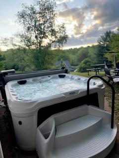Spotless, Comfortable home with Hot Tub! - - 9