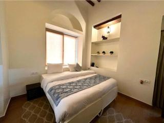 18th Century Scenic 3BHK Cottage Mall Road - 2