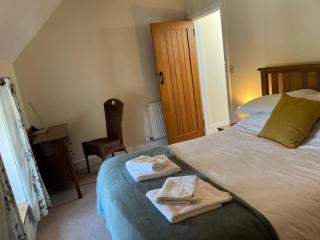 Dee Valley Country Escape - Sleeps 4 & Hot Tub - Corwen - 8
