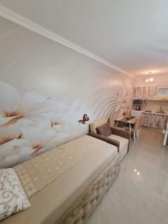 Seaside Studio 1 - 2