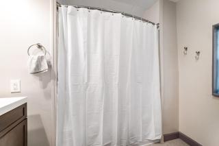 Bamboo Retreat- Private Parking -New Reno -Central - 9