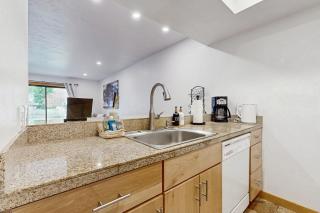 Town & Country - Ketchum - 1