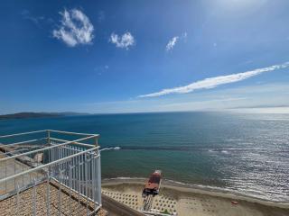 Suite Torre Azzurra B&B - Rooftop Sea View - Follonica - 8