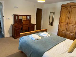Cosy Barn - Sleeps 8 Hot Tub & Countryside Views - Corwen - 7