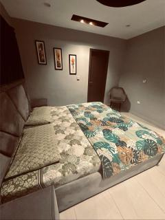 Apartment in Bahria Town Lahore - Lahore - 4