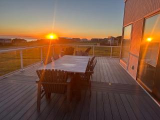 Beach Getaway Ocean View, Epic Sunsets, Walk Beach - 4