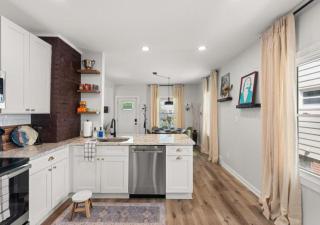 Renovated and Professionally Designed 3Bed Home - Euclid - 0