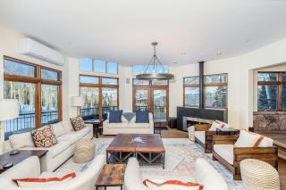 Slopeside Villa by Exceptional Stays - 9