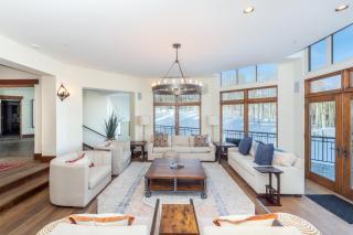 Slopeside Villa by Exceptional Stays - 6