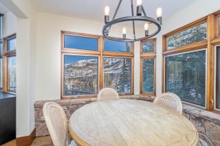 Slopeside Villa by Exceptional Stays - 2