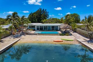 Flipper's Lagoon - 9