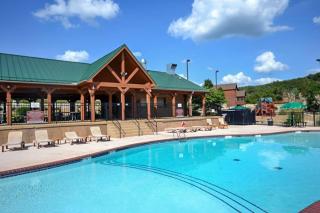 Gorgeous Resort, Fish Private Lake, Pools, Golf! - Branson West - 3