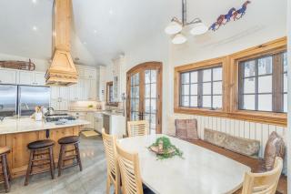 Twin Elk by Exceptional Stays - 3