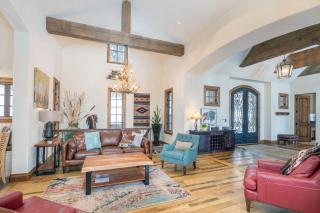 Twin Elk by Exceptional Stays - 1