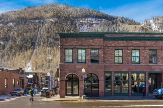 Wintercrown Penthouse by Exceptional Stays - 9